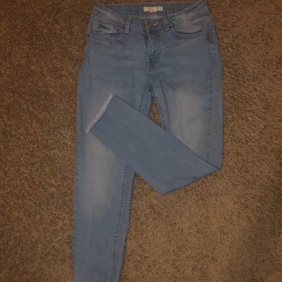 Fringe hem jeans - Picture 2 of 4
